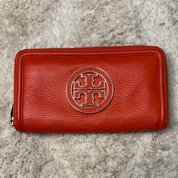 Like New Tory Burch Orange Amanda Continental Leather Zip Wallet - Picture 1 of 13